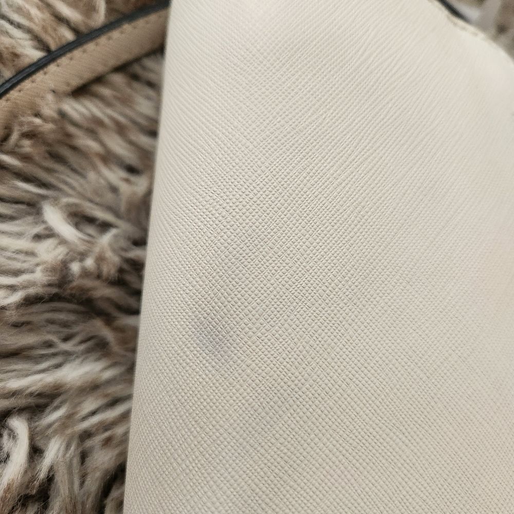 Karl Lagerfeld Paris Elsa Scalloped Flap Pearl Detail Crossbody Bag in Ivory - Picture 11 of 12